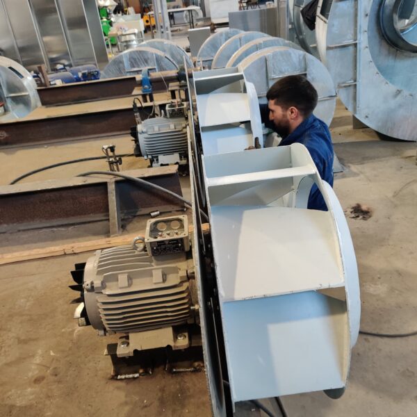Centrifugal fan for compost tunnel
